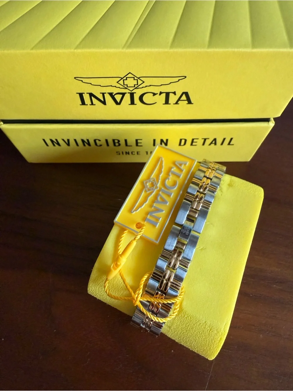 Invicta classic dainty